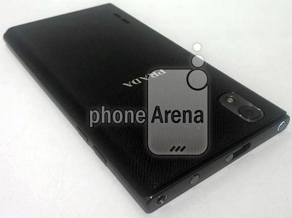 Шпионские фото смартфона LG Prada K2-2