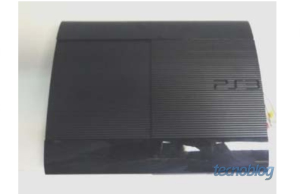 Утечка: первые фото новой модели приставки PS3