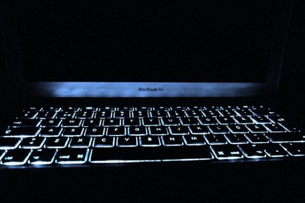 Клавиатура MacBook Air будет светиться