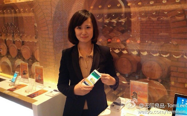 Гигантомания: 5" смартфон Huawei Ascend D2 с батареей на 3 Ач