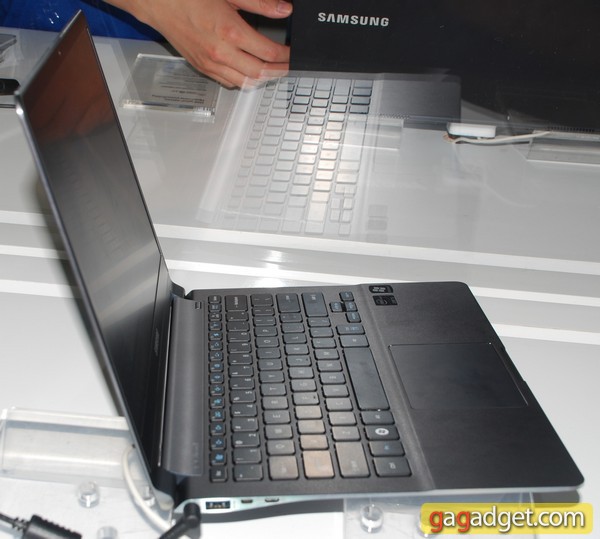 Обновленный ультратонкий 13-дюймовый ноутбук Samsung 9 серии-3
