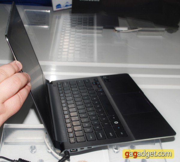 Обновленный ультратонкий 13-дюймовый ноутбук Samsung 9 серии-4