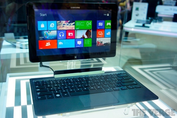 Вдогонку за конкурентами: планшет Samsung Series 5 Hybrid PC с док-клавиатурой-2