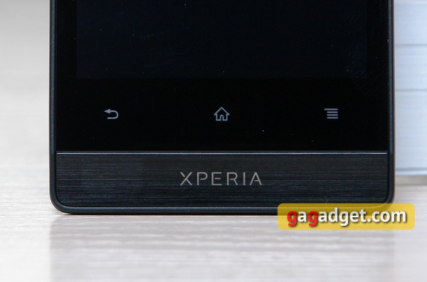 Беглый обзор Android-смартфона Sony XPERIA Miro-3