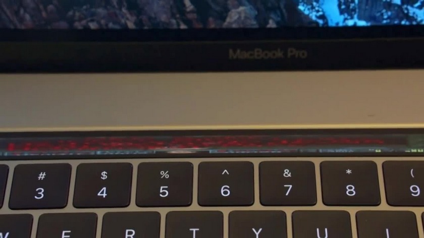 Doom запустили на Touch Bar нового MacBook Pro