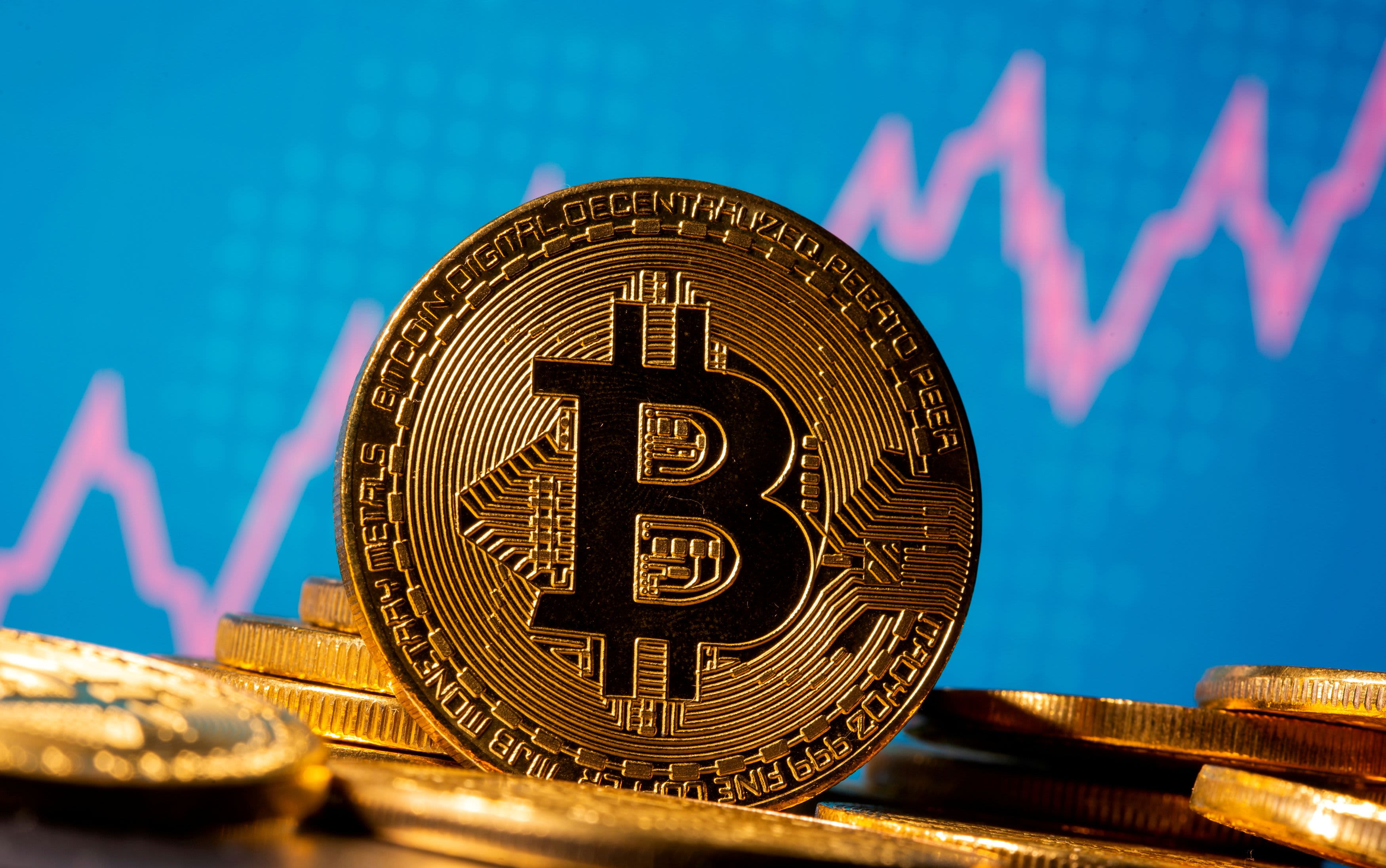Bitcoin si sta dirigendo verso un prezzo record di oltre 62.000 dollari