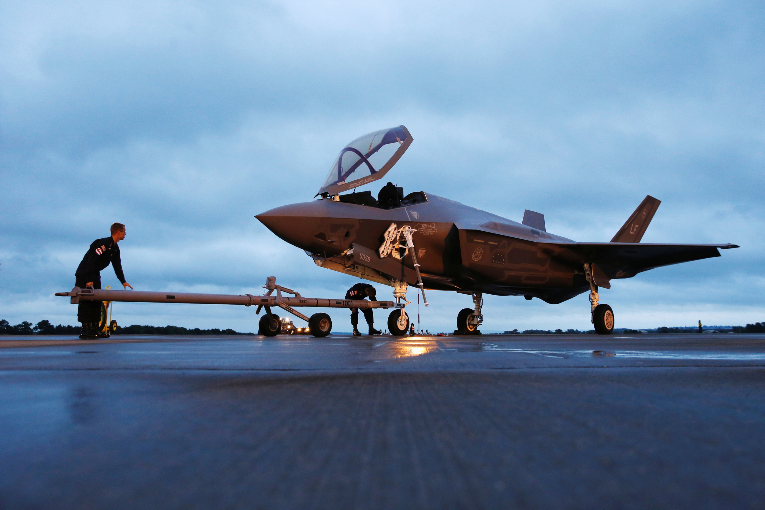 The US Air Force will discuss the F135 engine upgrade process with partners and move to a new logistics support concept for the fifth-generation F-35 fighter jets