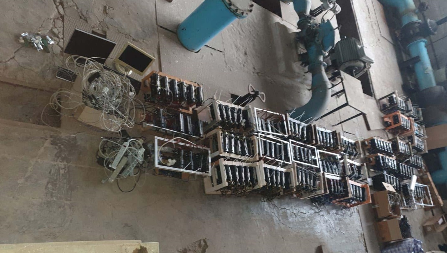 Une ferme de cryptographie illégale exposée dans la région de Dnipropetrovsk - du matériel minier pour 4 000 000 UAH a été saisi