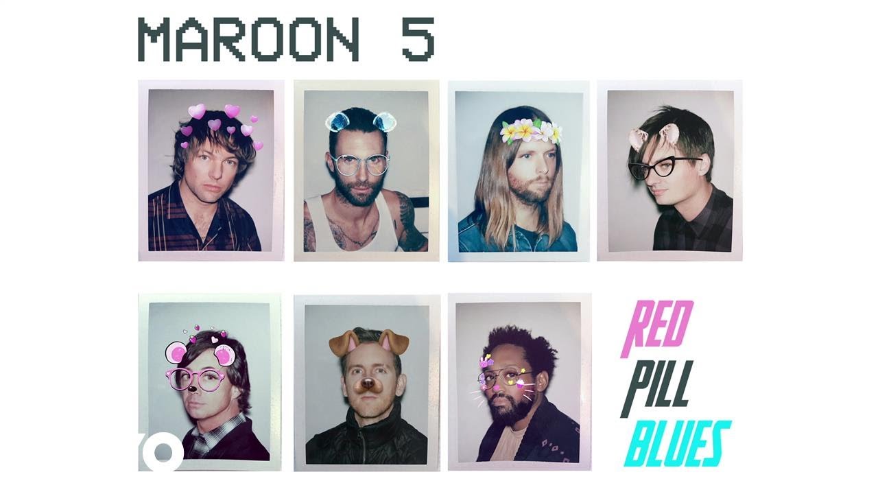 Maroon 5 took the clip with the front of the smartphone and Snapchat