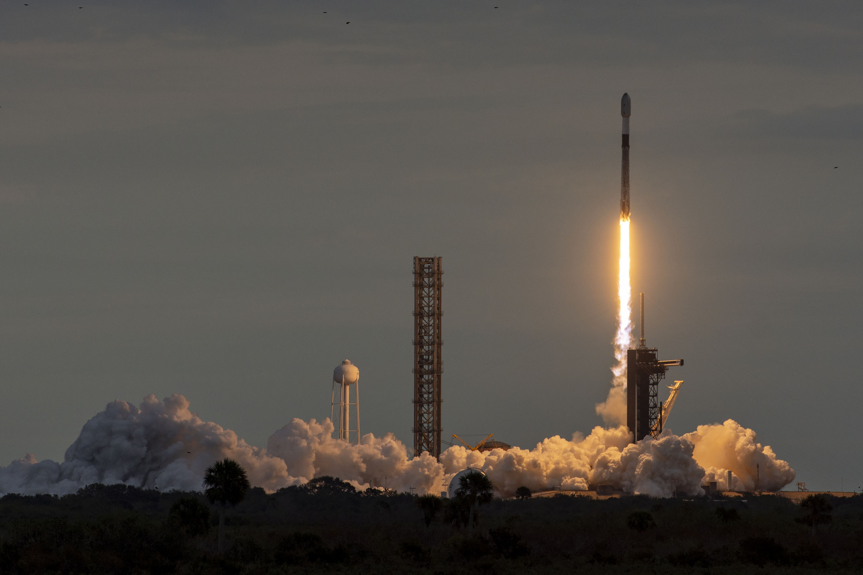 Falcon 9 envió al espacio el nanosatélite ucraniano PolyITAN-HP-30 y estableció un nuevo récord de lanzamiento simultáneo de naves espaciales en órbita