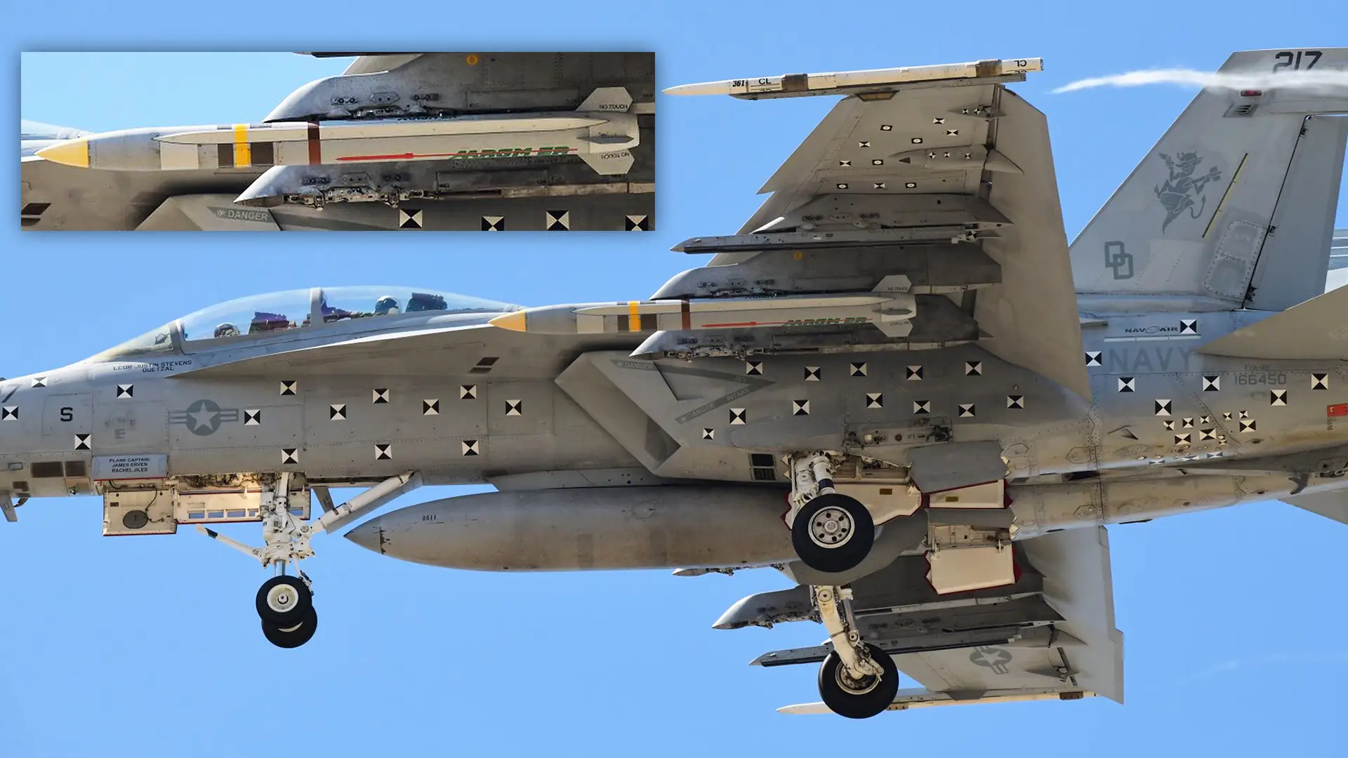 Kampfflugzeuge F/A-18F Super Hornet und F-35 Lightning II testen AGM-88G-Raketen der nächsten Generation