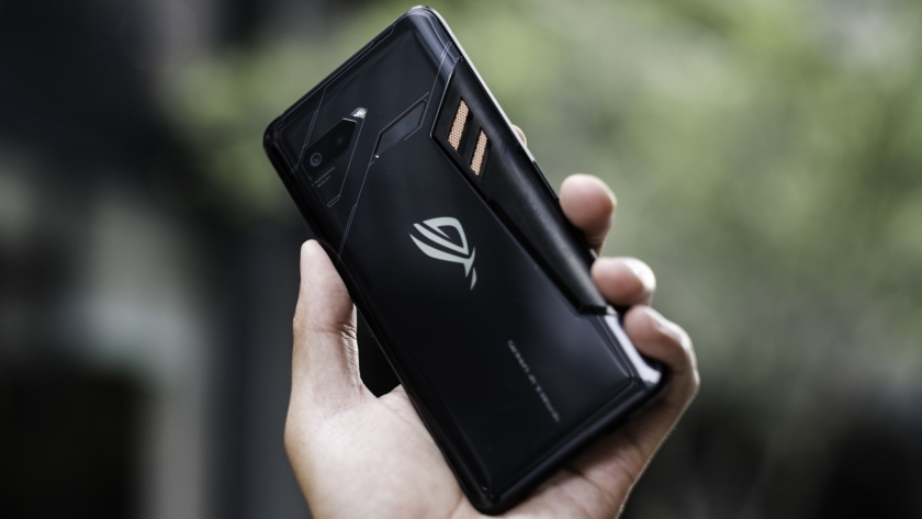 Asus уже работает над вторым поколением игрового смартфона ROG Phone