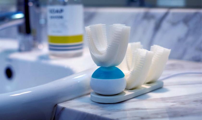 Автоматическая зубная щетка Amabrush чистит зубы за 10 секунд