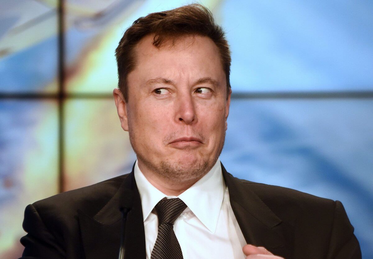 Elon Musk sprzedał akcje Tesli o wartości 7 mld dolarów - użytkownicy na Twitterze chcieli, żeby to zrobił