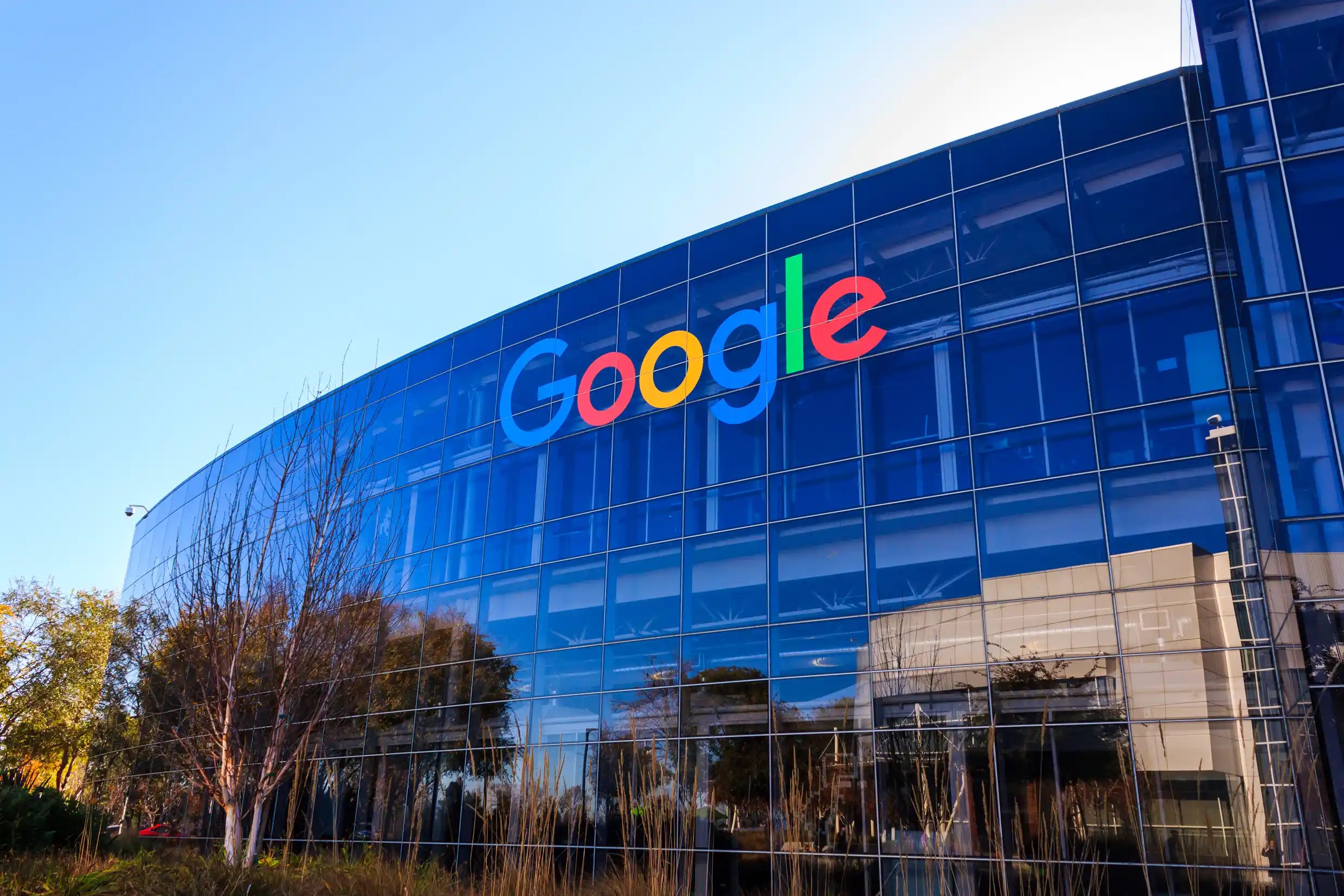 Google moet meer dan 1 miljoen dollar betalen aan een werknemer die het bedrijf beschuldigde van genderdiscriminatie