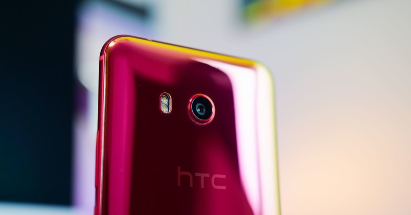 The network has an approximate price and the date of announcement HTC U12 +