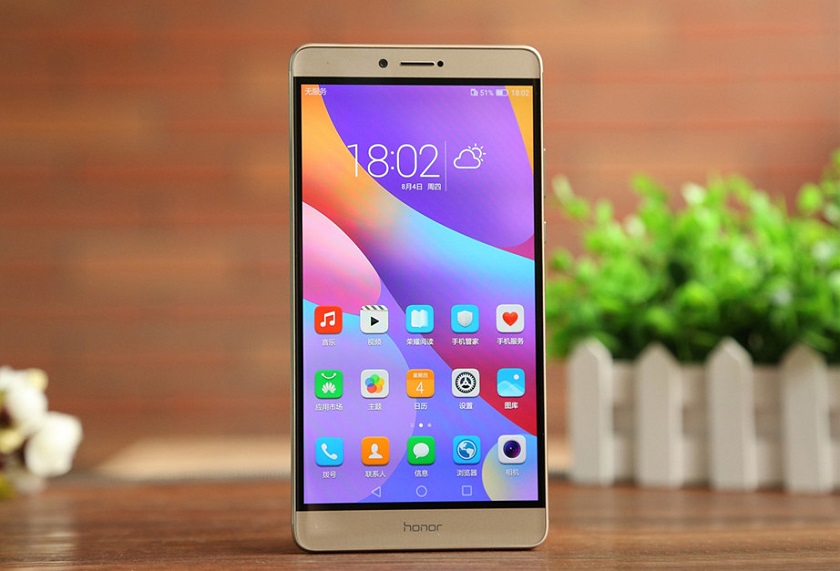 Huawei официально подтвердила работу над гигантом Honor Note 10