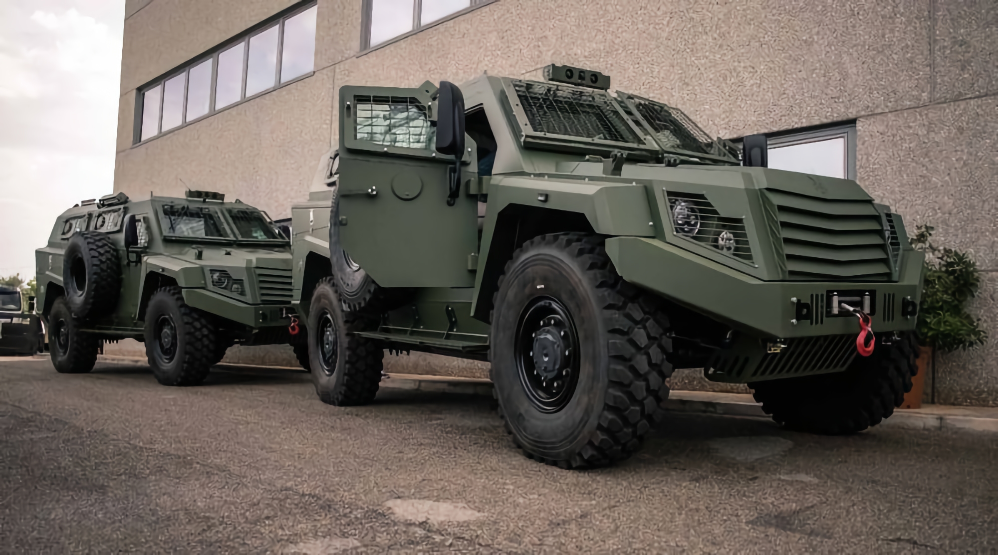 Ukrainian paratroopers received 11 Italian MLS Shield armored vehicles with thermal imaging and surveillance cameras