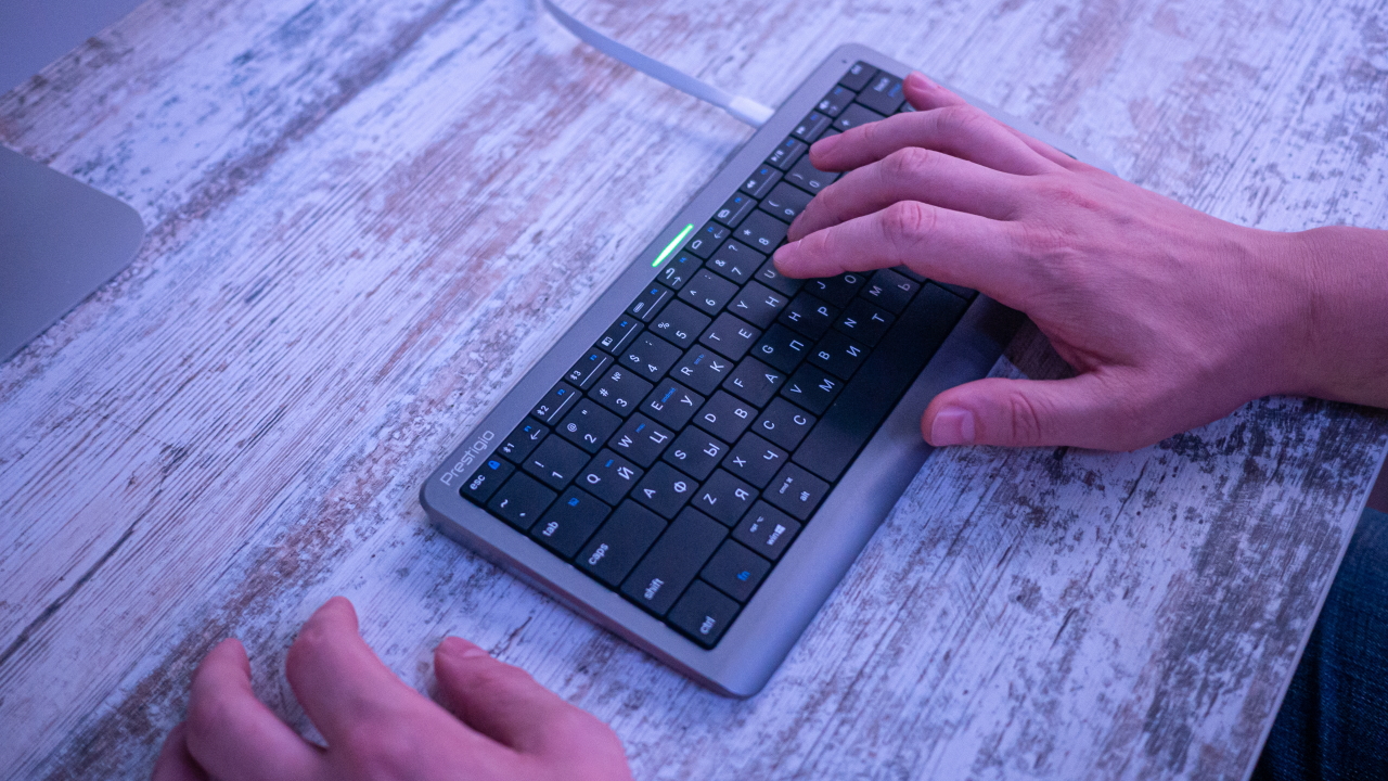 Prestigio Click & Touch: перша у світі (але це не точно) клавіатура-тачпад