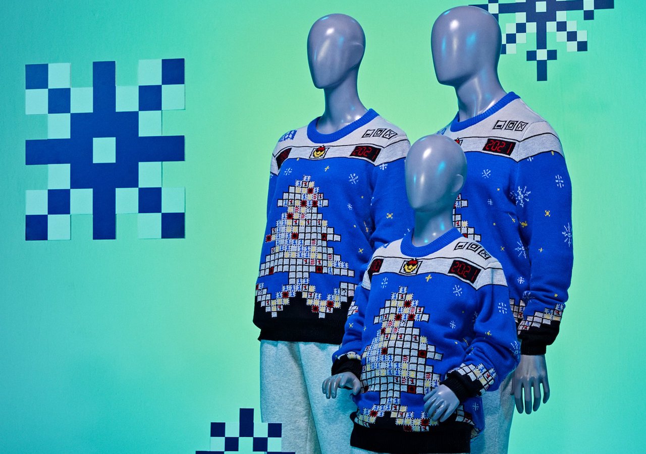 Il tradizionale brutto maglione di Microsoft è dedicato a Campo minato quest'anno