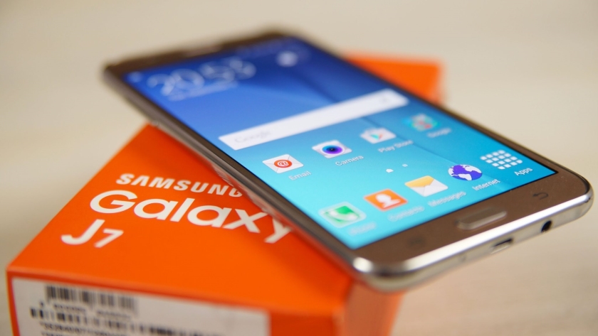 Samsung Galaxy J7 (2016) обновится до Android Oreo
