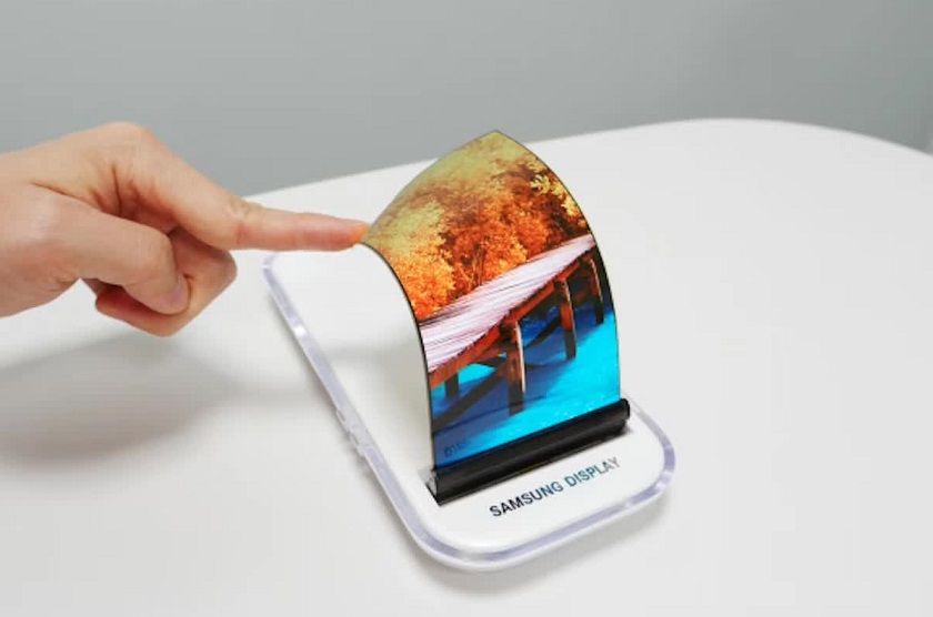Samsung займется производством гибких экранов для смартфонов