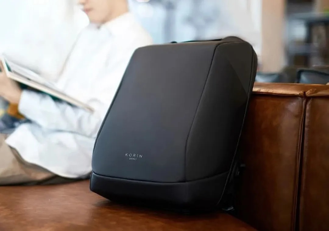 Xiaomi unveiled a backpack with a built-in fan to cool your back