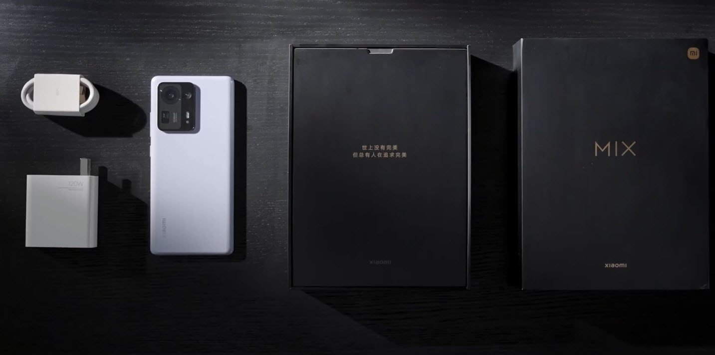 Xiaomi showed the unboxing of the flagship Mi Mix 4 - the charger was not removed from the kit