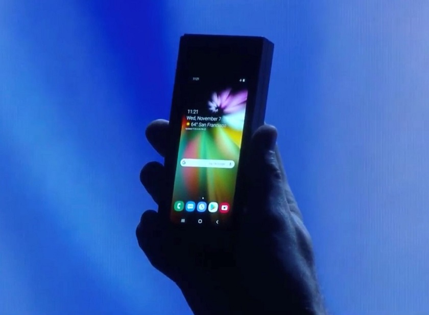 Samsung показала свой складной смартфон (работает, но выглядит не очень)