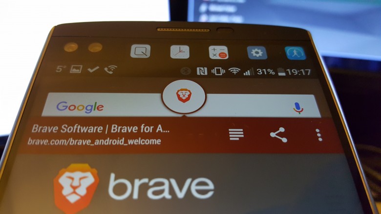 Браузер Brave научился проигрывать видео с YouTube в фоне