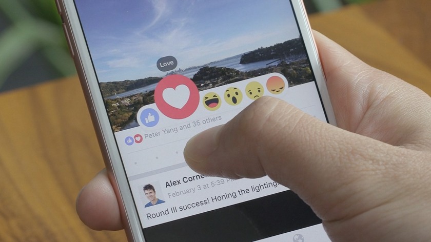 Больше, чем лайк: Facebook добавил эмоции в ленту