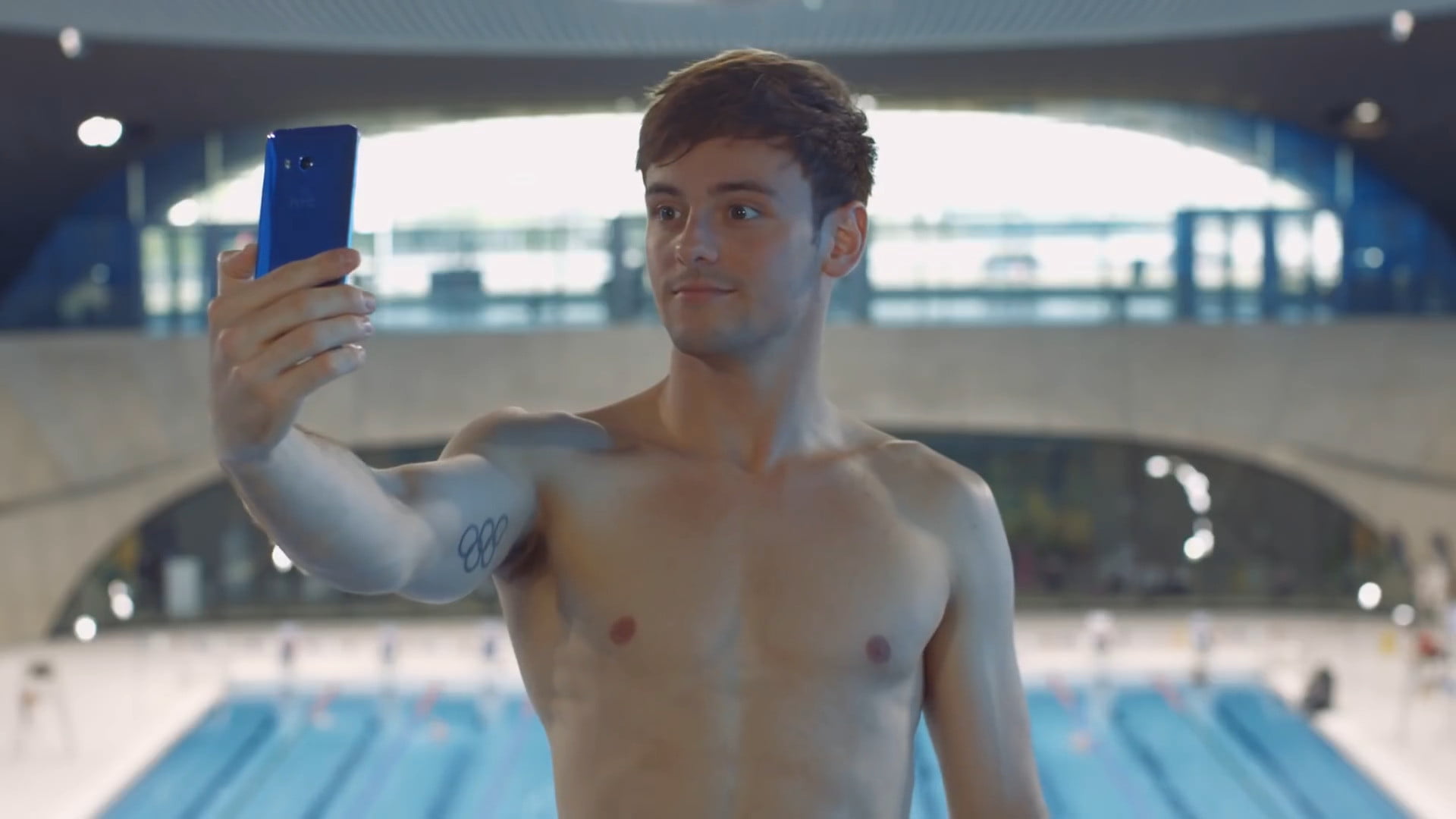 In England, banned advertising HTC U11 with an Olympic swimmer