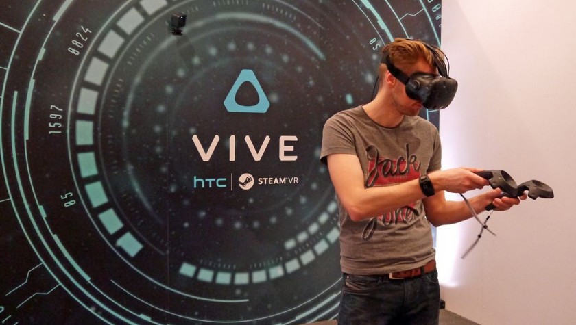 HTC продала около 100 000 VR-шлемов Vive