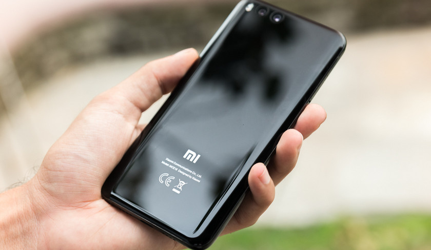 Smartphone Xiaomi Mi 6 received MIUI 9.2 based on Android 8.0 Oreo