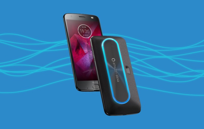 Motorola анонсировала смарт-колонку с голосовым помощником Alexa