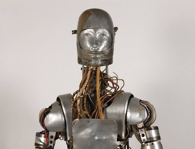 Полувековой робот-гуманоид NASA выставлен на аукцион