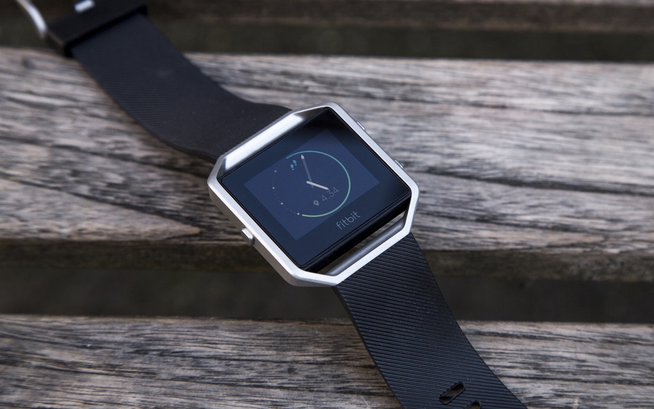 The first pictures of the new smart-clock Fitbit