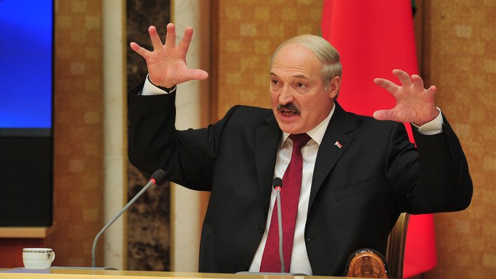 Лукашенко покатался на Tesla и захотел, чтобы в Белоруссии сделали такую же