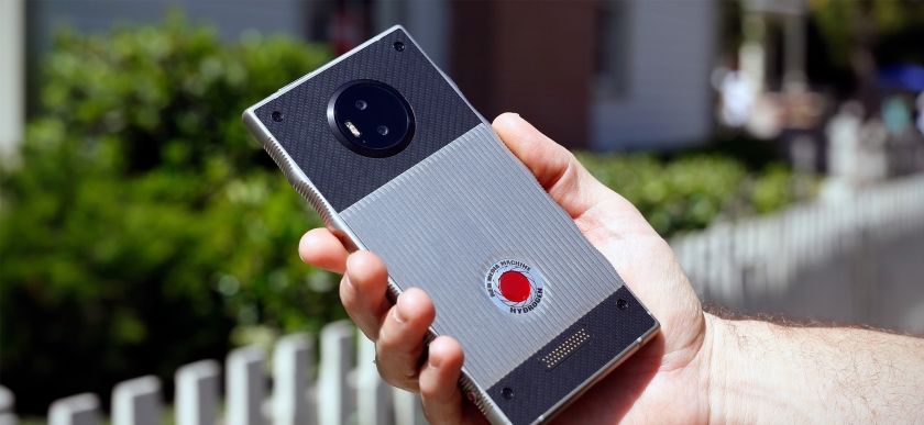 «Голографический» смартфон RED Hydrogen One показался на сайте Android