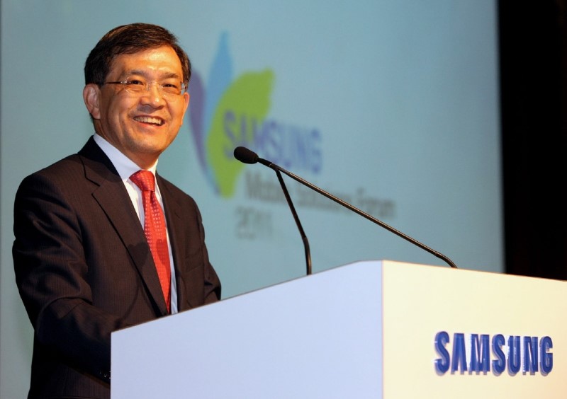 Глава Samsung Electronics покинет свой пост из-за «беспрецедентного кризиса»