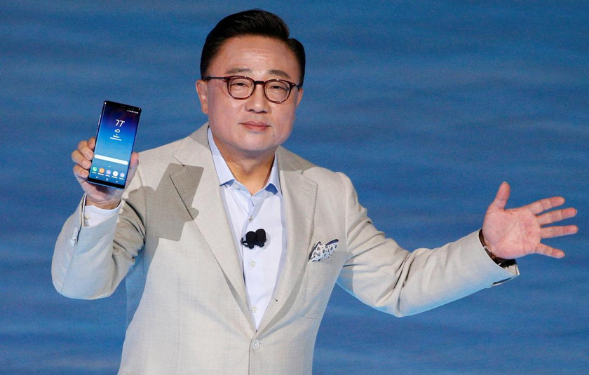 Samsung named three new executives after the resignation of the CEO