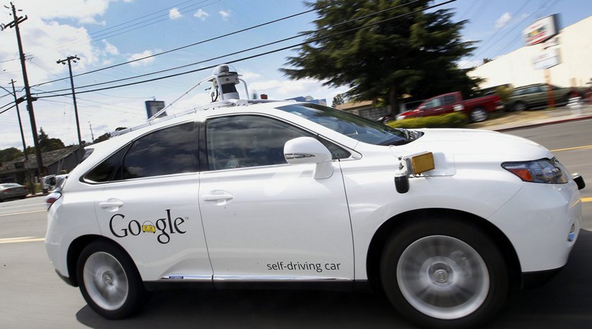 Автономный автомобиль Google впервые стал виновником аварии
