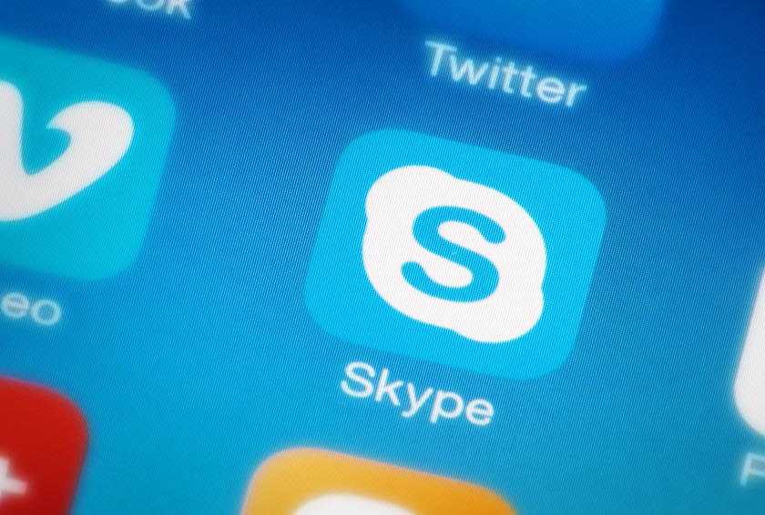 Обновление Skype 8.3: две темы оформления, новые индикаторы и управление чатами