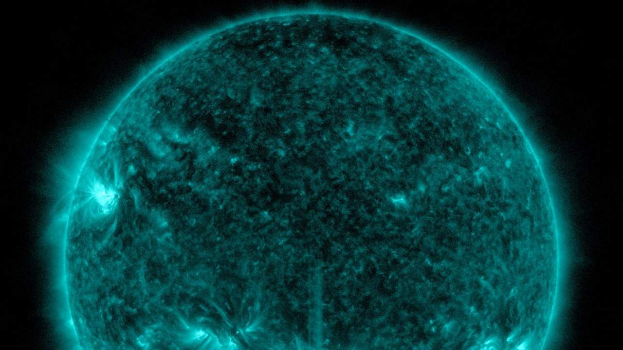 NASA has recorded a powerful solar flare [video]