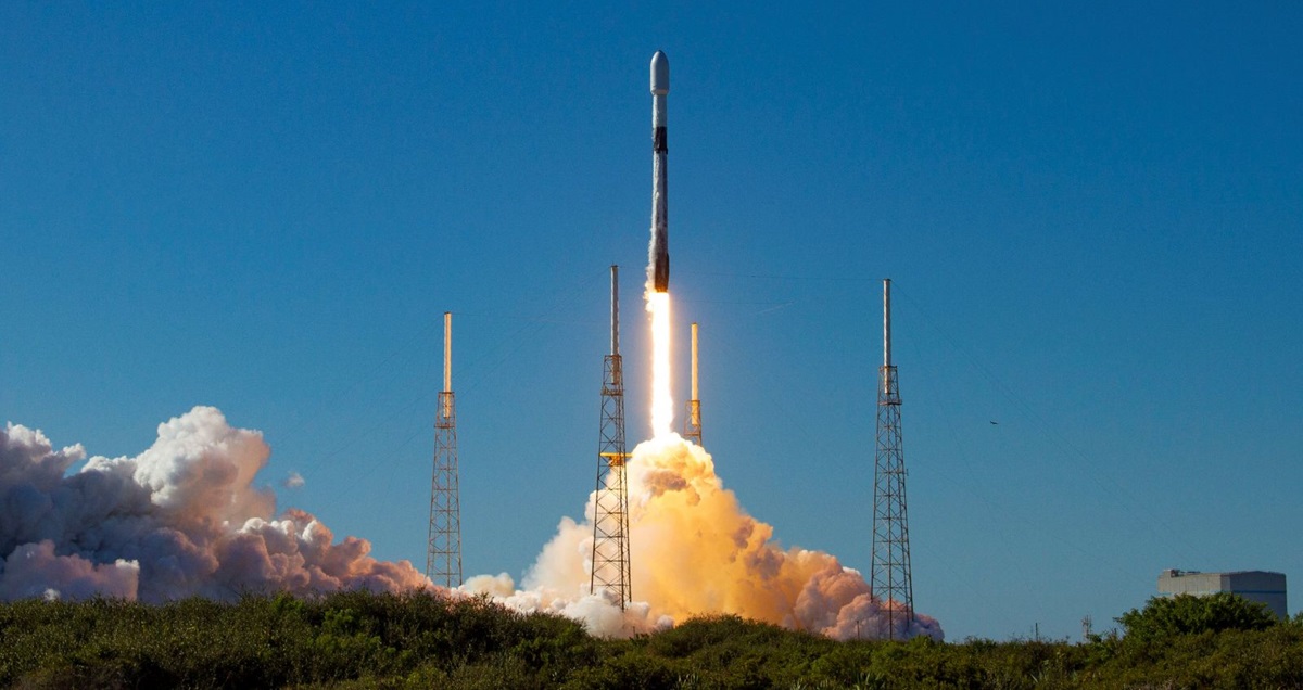 Dogecoin finanzierà la missione lunare - Il Falcon 9 di SpaceX manderà nello spazio il satellite DOGE-1