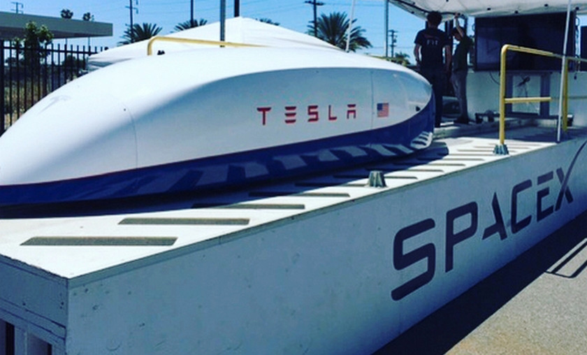 Капсула Hyperloop разработки SpaceX/Tesla разогналась до 355 км/ч
