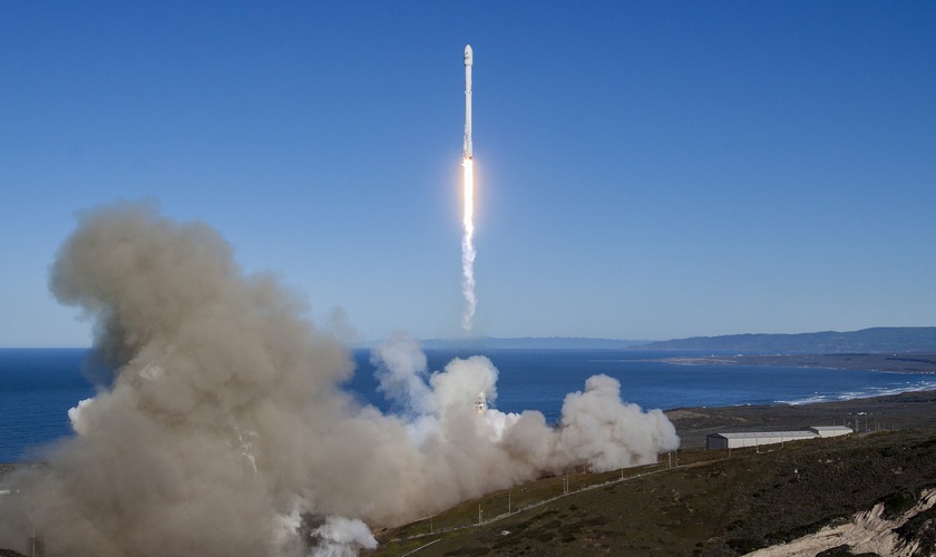 Возвращение в строй: SpaceX провела успешный запуск и посадку ракеты