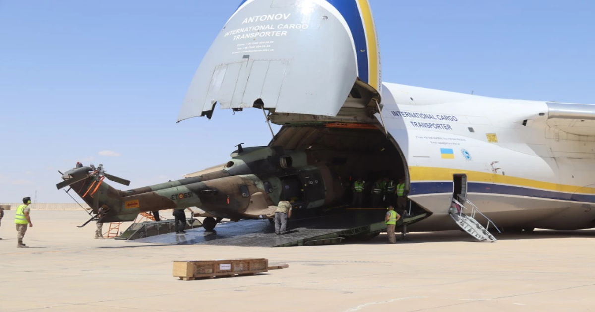 Ukrainische An-124 Ruslan transportierte spanische Hubschrauber in den Irak 