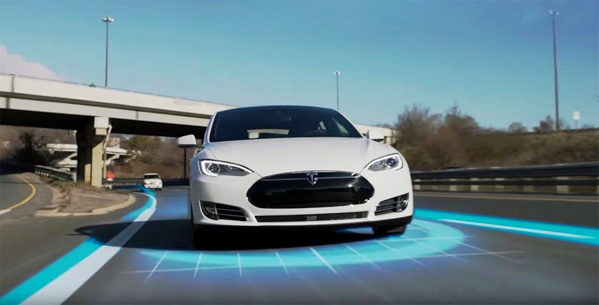 Илон Маск показал работу полноценного автопилота Tesla (видео)