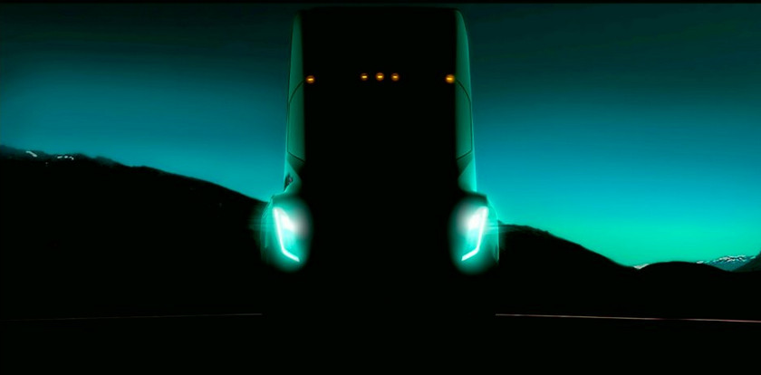 Илон Маск: Tesla представит электрический грузовик 26 октября